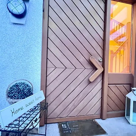 Modernes Mini-apartment In Kork